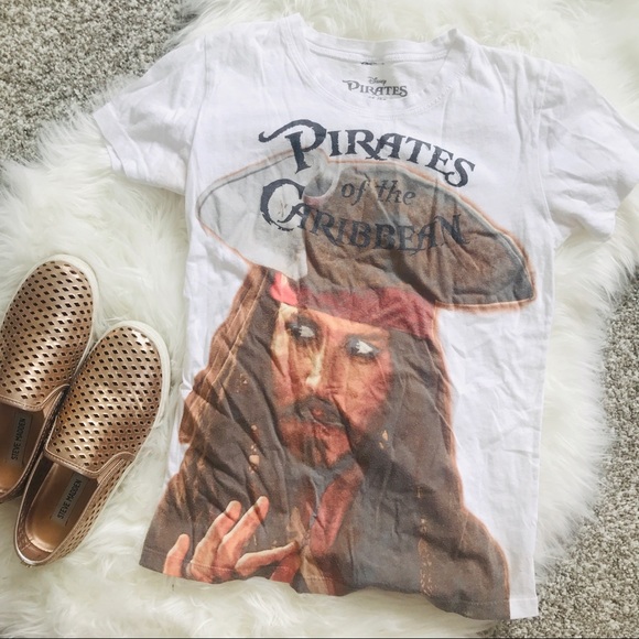 Disney Tops - Vintage Pirates of the Caribbean Tee!